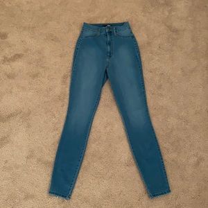 Solid high waisted stretchy jeans (size 7)